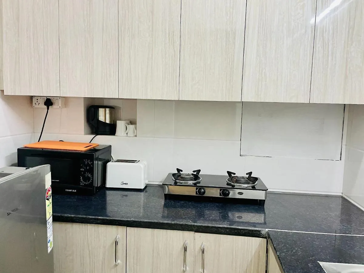Bluo 1Bhk - Dlf Golf Course Road , Balcony, Lift Apartment Gurgaon 0*,  India