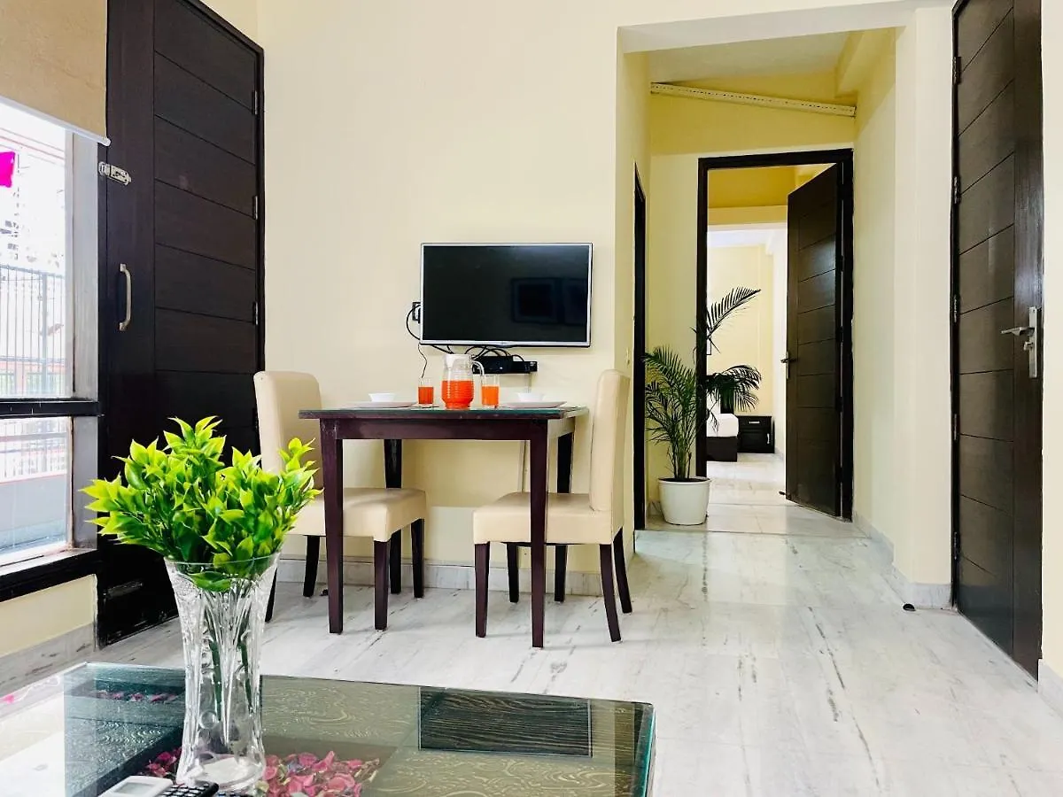 Bluo 1Bhk - Dlf Golf Course Road , Balcony, Lift Apartment Gurgaon