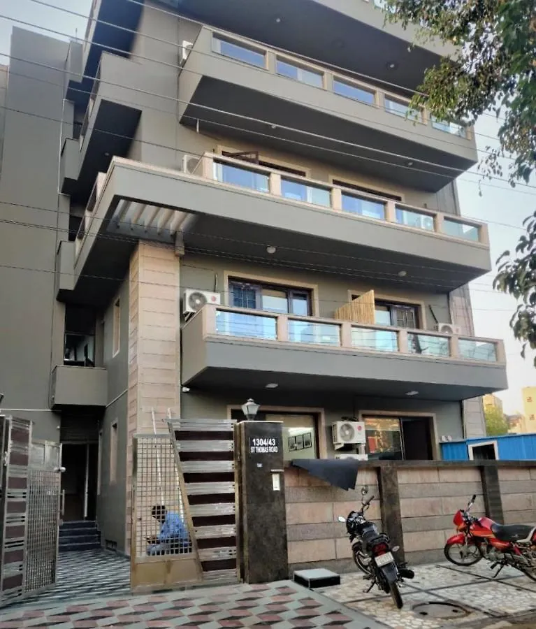 Bluo 1Bhk - Dlf Golf Course Road , Balcony, Lift Apartment Gurgaon